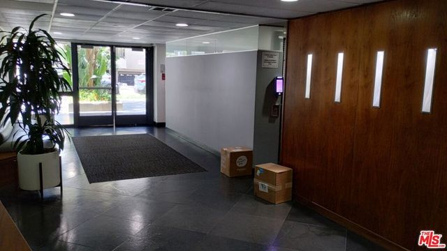 740 N Kings Road 224, Los Angeles, CA 90069