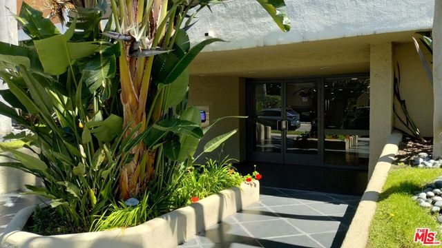 740 N Kings Road 224, Los Angeles, CA 90069