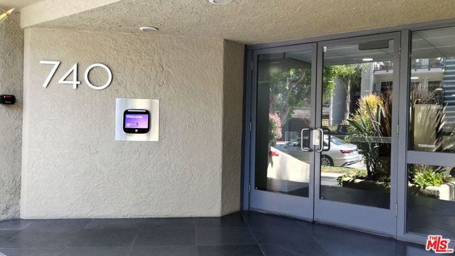 740 N Kings Road 224, Los Angeles, CA 90069