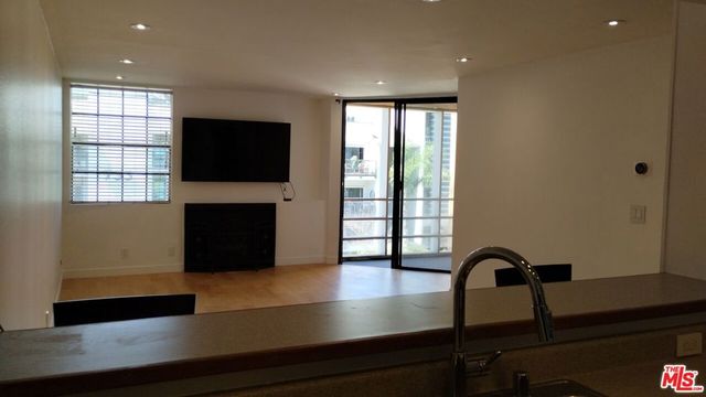 740 N Kings Road 224, Los Angeles, CA 90069