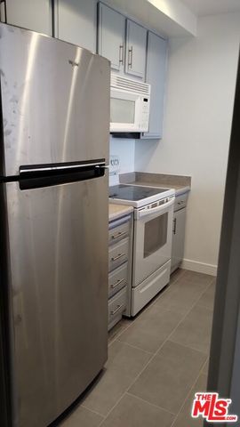 740 N Kings Road 224, Los Angeles, CA 90069