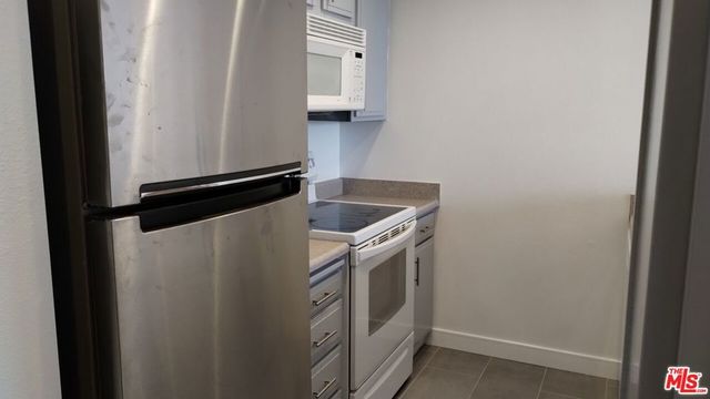 740 N Kings Road 224, Los Angeles, CA 90069
