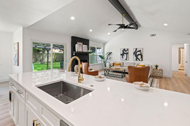 10603 Cooper Hill DR W, Austin, TX 78758