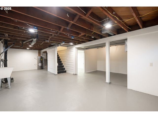 11129 Se STARK St, Portland, OR 97216