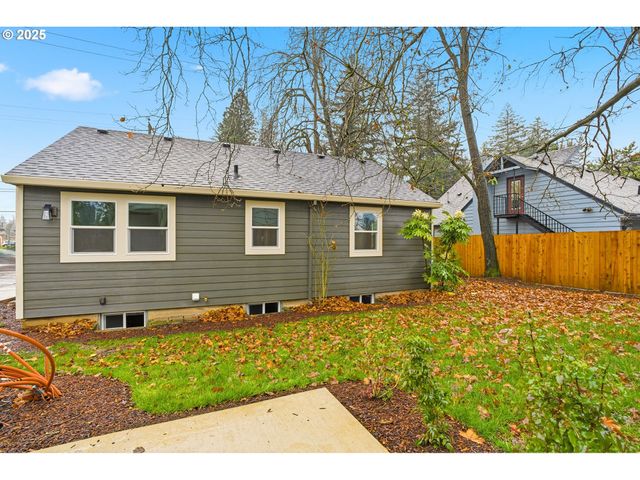 11129 Se STARK St, Portland, OR 97216