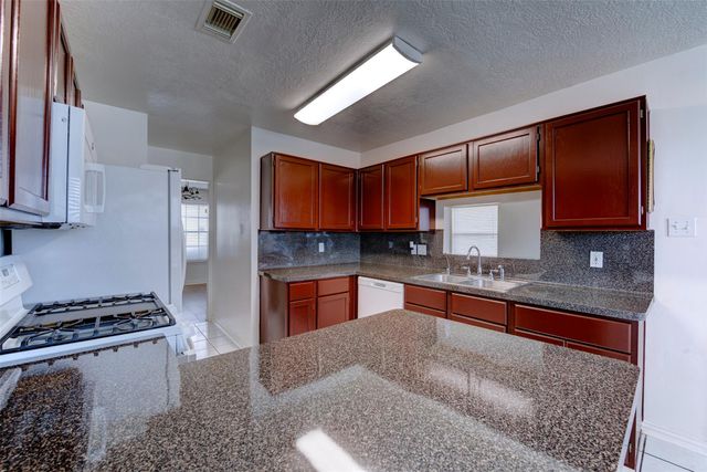 4026 Almond Lake Drive, Houston, TX 77047