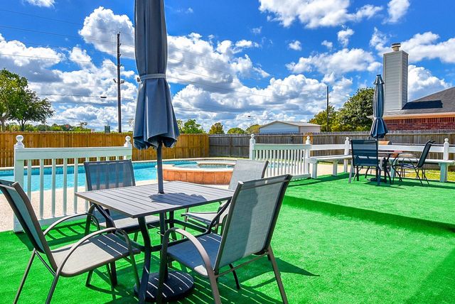 4026 Almond Lake Drive, Houston, TX 77047