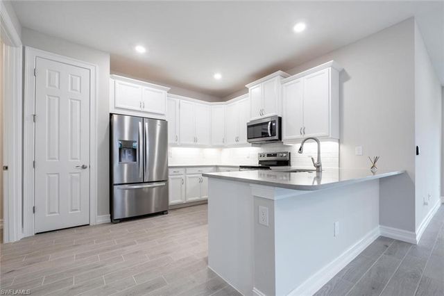 1066 ENBROOK LOOP, Naples, FL 34114