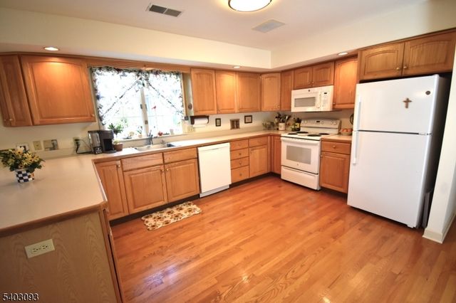 2215 Apple, Pennsylvania, PA 18051