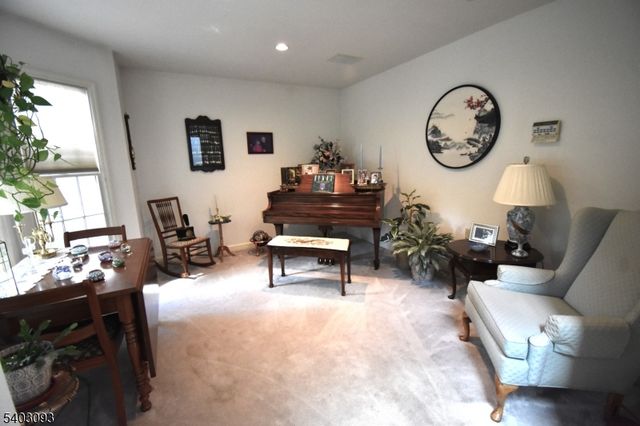 2215 Apple, Pennsylvania, PA 18051