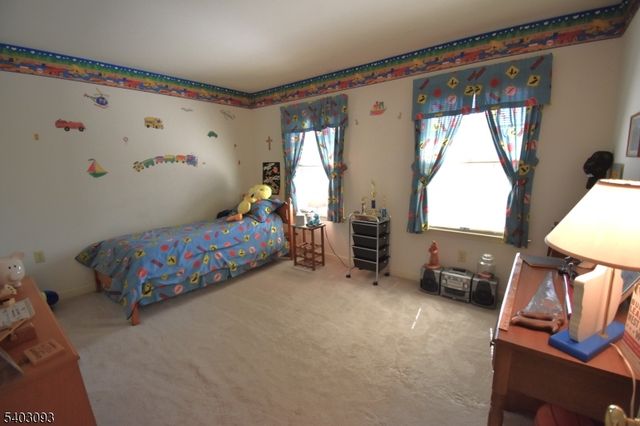 2215 Apple, Pennsylvania, PA 18051