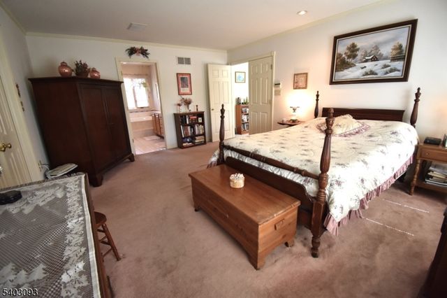 2215 Apple, Pennsylvania, PA 18051