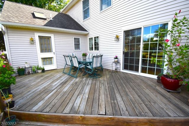 2215 Apple, Pennsylvania, PA 18051