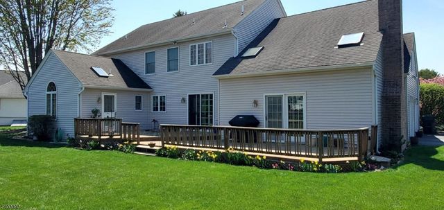 2215 Apple, Pennsylvania, PA 18051