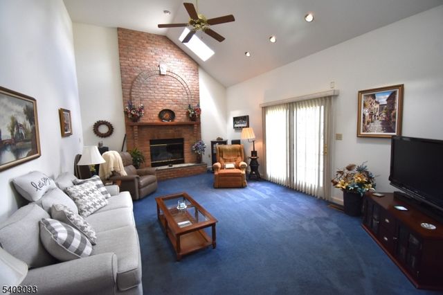 2215 Apple, Pennsylvania, PA 18051