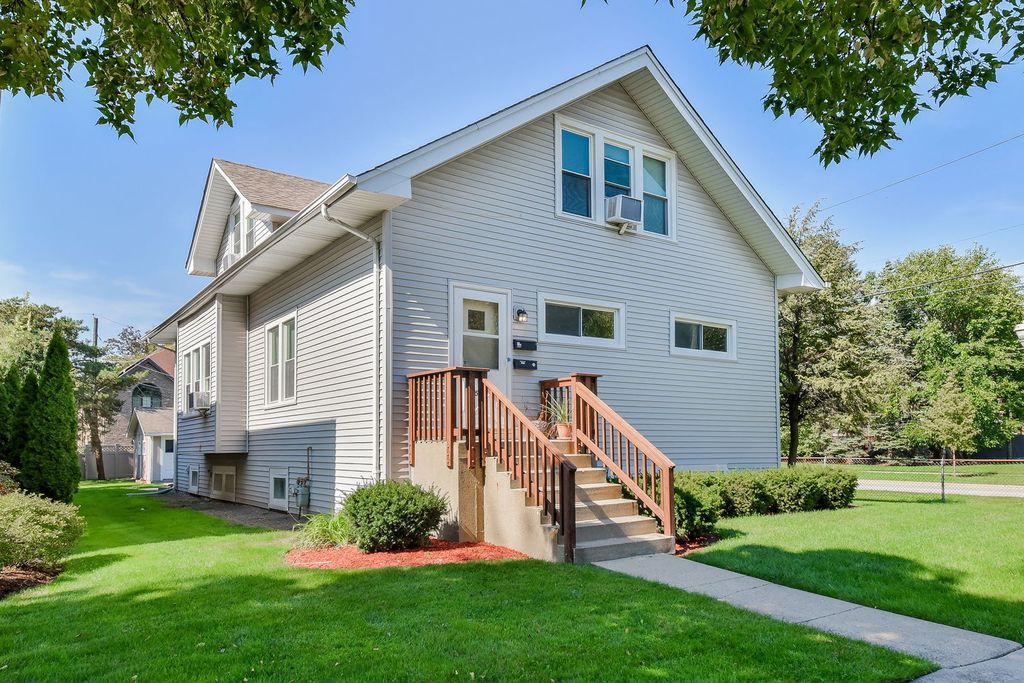 544 S Arlington Avenue 1, Elmhurst, IL 60126