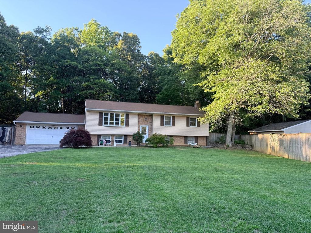 9264 EAST CT, White Plains, MD 20695