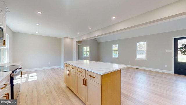 4456 OCEAN HEIGHTS AVE, Mays Landing, NJ 08330