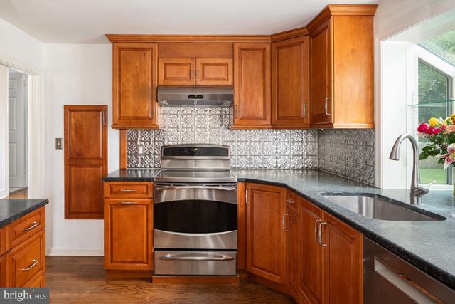 117 HILLSIDE RD, Wayne, PA 19087
