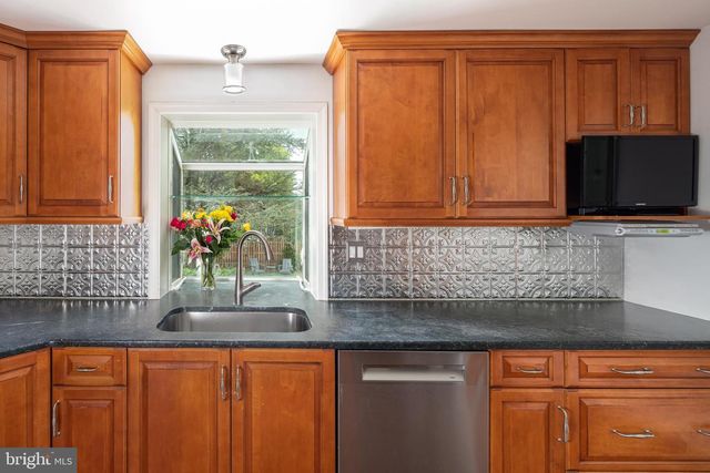 117 HILLSIDE RD, Wayne, PA 19087