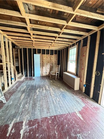 312 E Georgia Ave, Connellsville, PA 15425