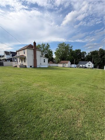 312 E Georgia Ave, Connellsville, PA 15425