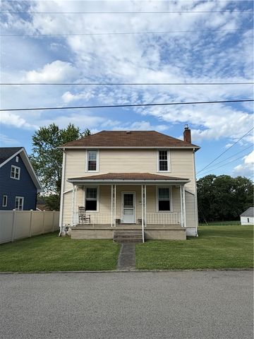 312 E Georgia Ave, Connellsville, PA 15425