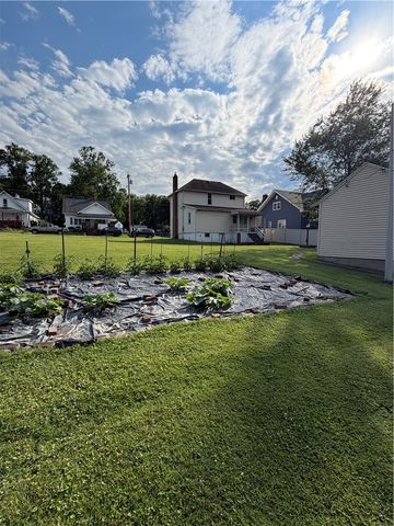 312 E Georgia Ave, Connellsville, PA 15425