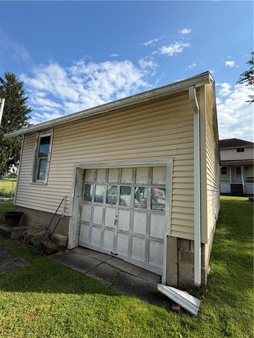 312 E Georgia Ave, Connellsville, PA 15425
