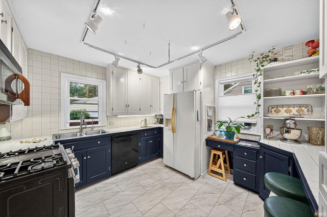 1519 Mckinley Avenue, South Bend, IN 46617
