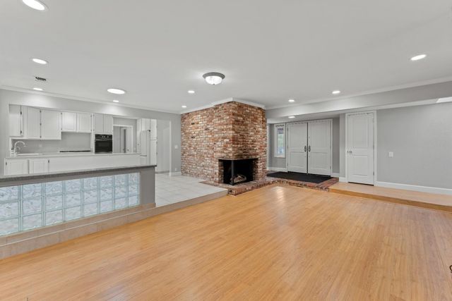 6730 Lakeview Dr, Carmichael, CA 95608