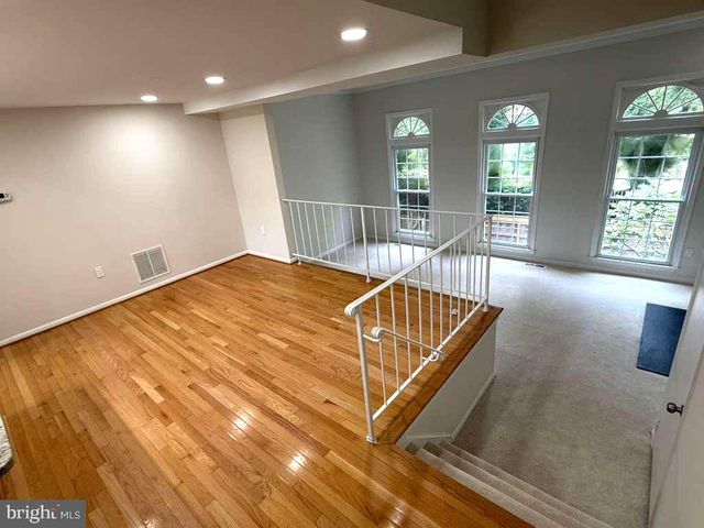 8008 CARBONDALE WAY, Springfield, VA 22153