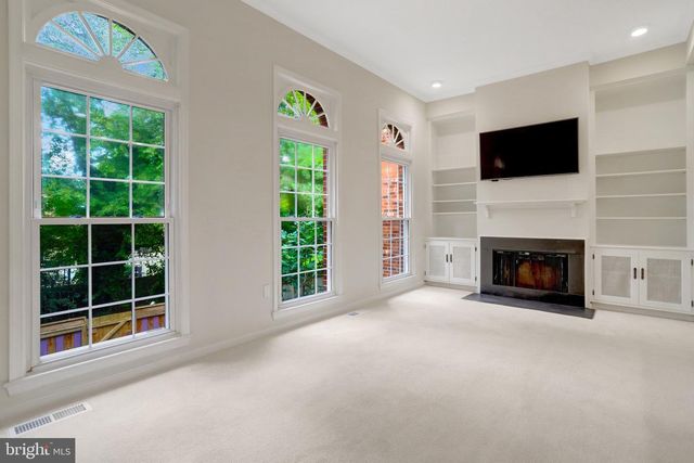 8008 CARBONDALE WAY, Springfield, VA 22153