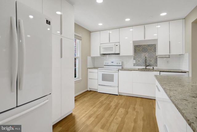 8008 CARBONDALE WAY, Springfield, VA 22153