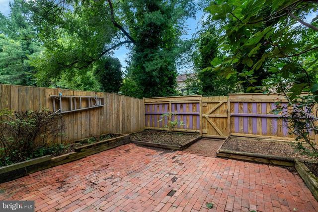 8008 CARBONDALE WAY, Springfield, VA 22153