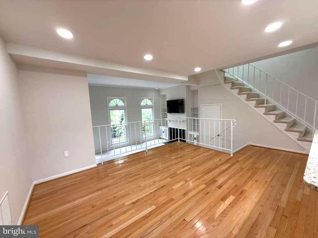 8008 CARBONDALE WAY, Springfield, VA 22153