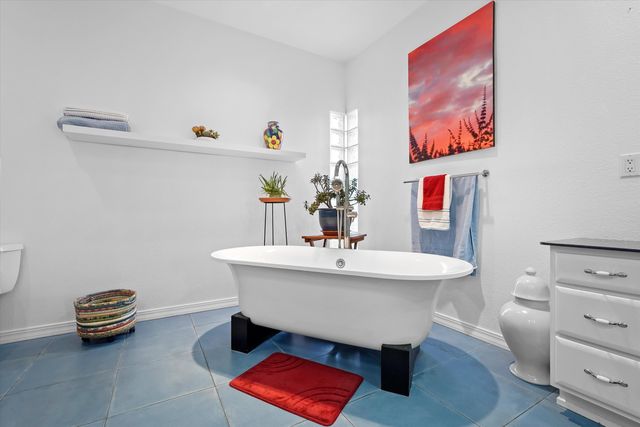 6115 La Paz Road NE, Rio Rancho, NM 87144