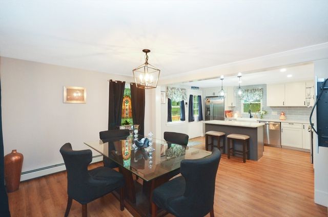 57 Quaker St, Northbridge, MA 01534