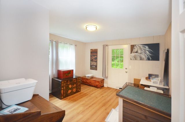 57 Quaker St, Northbridge, MA 01534