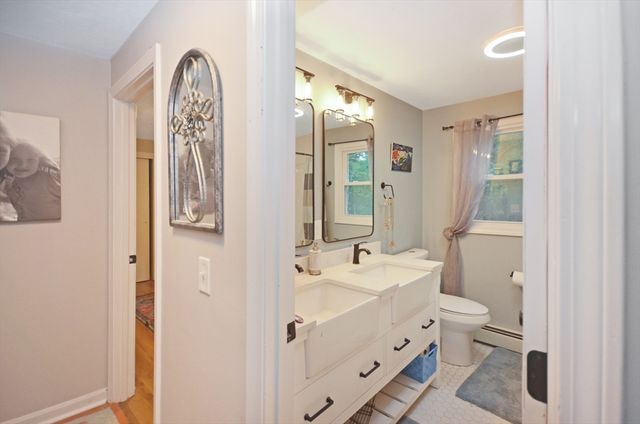 57 Quaker St, Northbridge, MA 01534