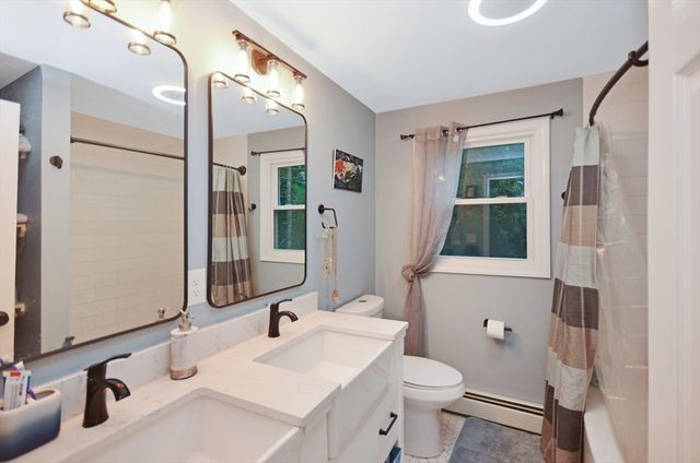 57 Quaker St, Northbridge, MA 01534