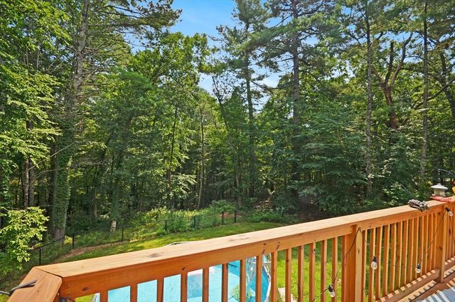 57 Quaker St, Northbridge, MA 01534