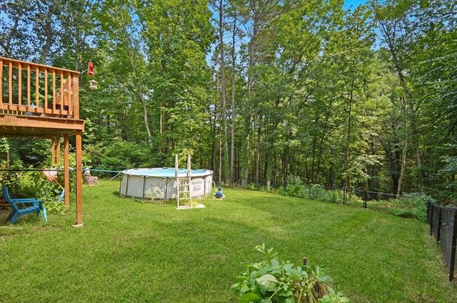57 Quaker St, Northbridge, MA 01534