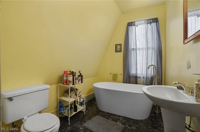 518 Falls Avenue, Youngstown, OH 44502