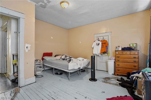 518 Falls Avenue, Youngstown, OH 44502