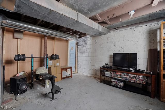 518 Falls Avenue, Youngstown, OH 44502