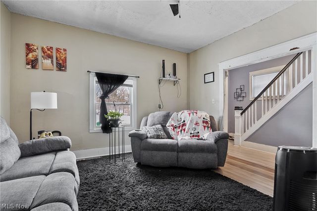 518 Falls Avenue, Youngstown, OH 44502