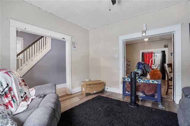 518 Falls Avenue, Youngstown, OH 44502