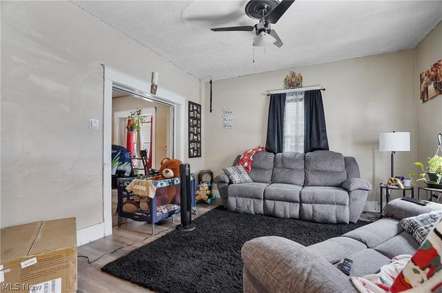 518 Falls Avenue, Youngstown, OH 44502