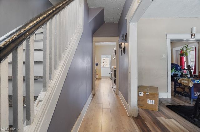 518 Falls Avenue, Youngstown, OH 44502